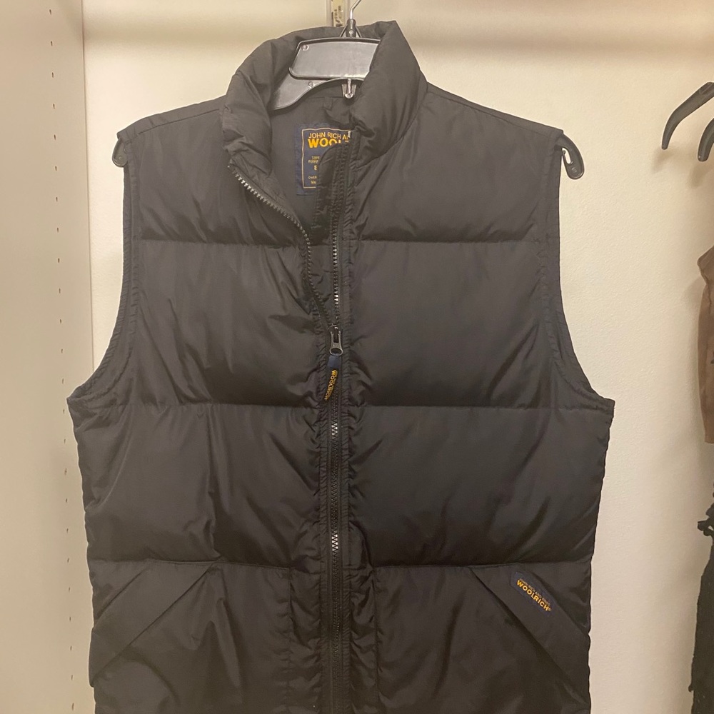 Black puffer vest